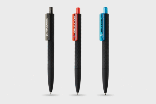 Pen met diamantpatroon en gekleurde clip