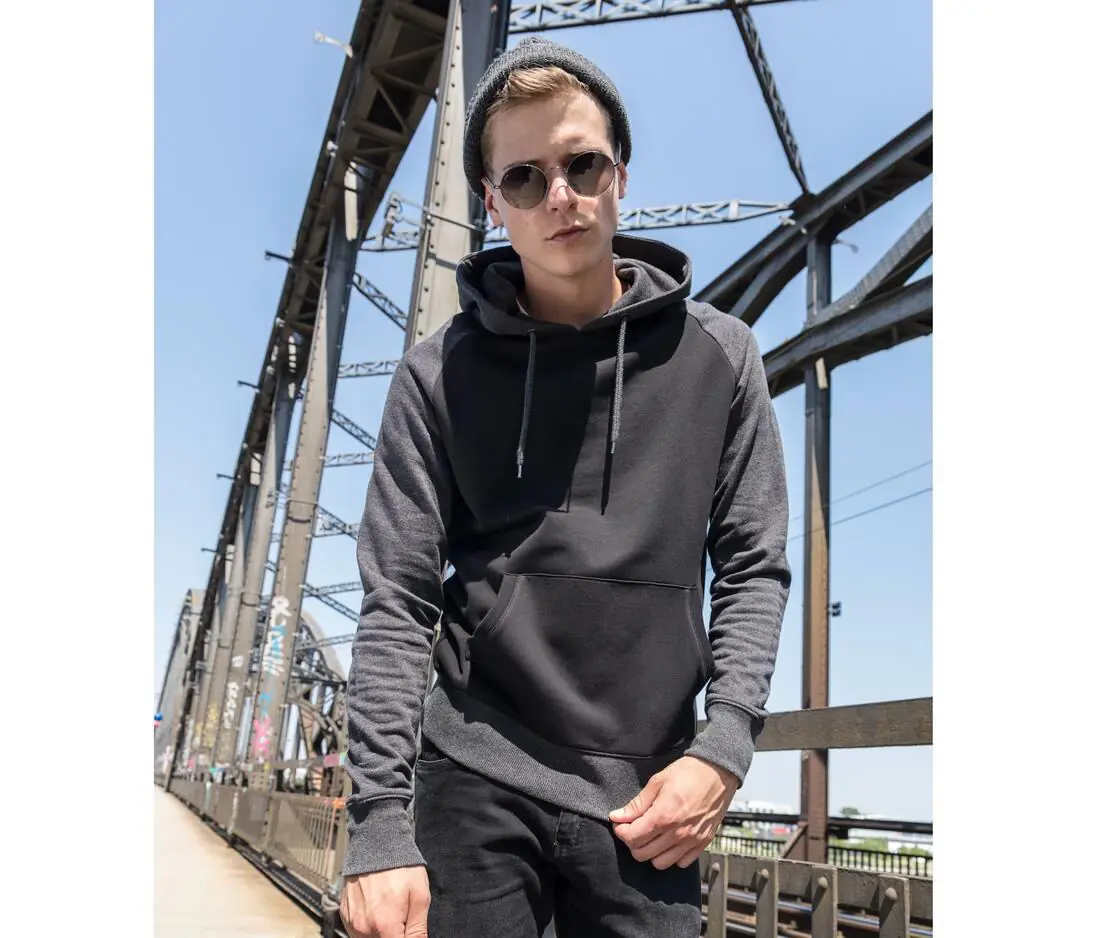 Raglan hoody