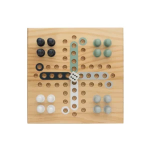 Alternative view of Claire houten mens erger je niet-spel