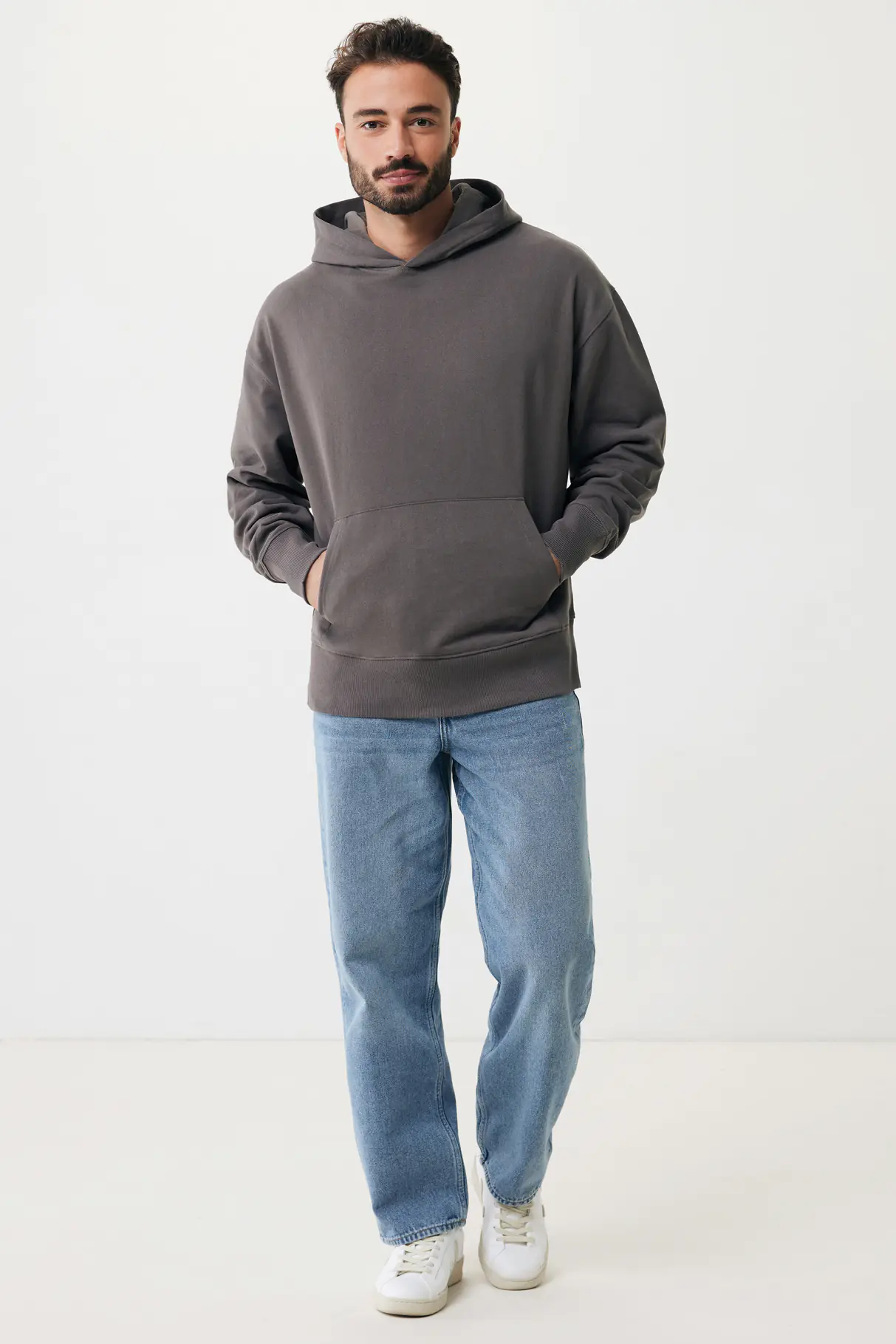 IQONIQ Yoho gerecycled katoen relaxed hoodie
