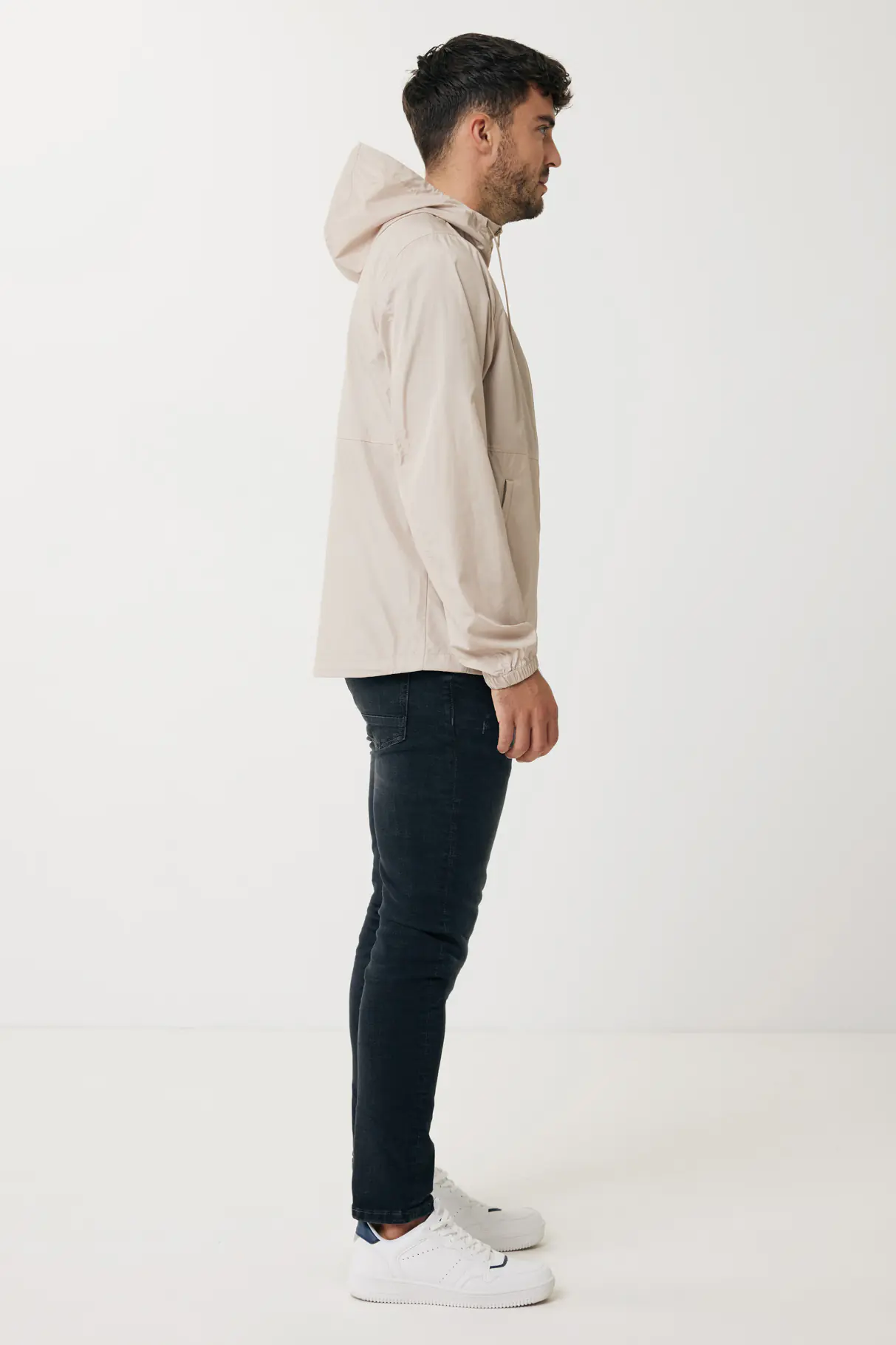 IQONIQ Logan gerecycled polyester lichtgewicht jas - Afbeelding 3