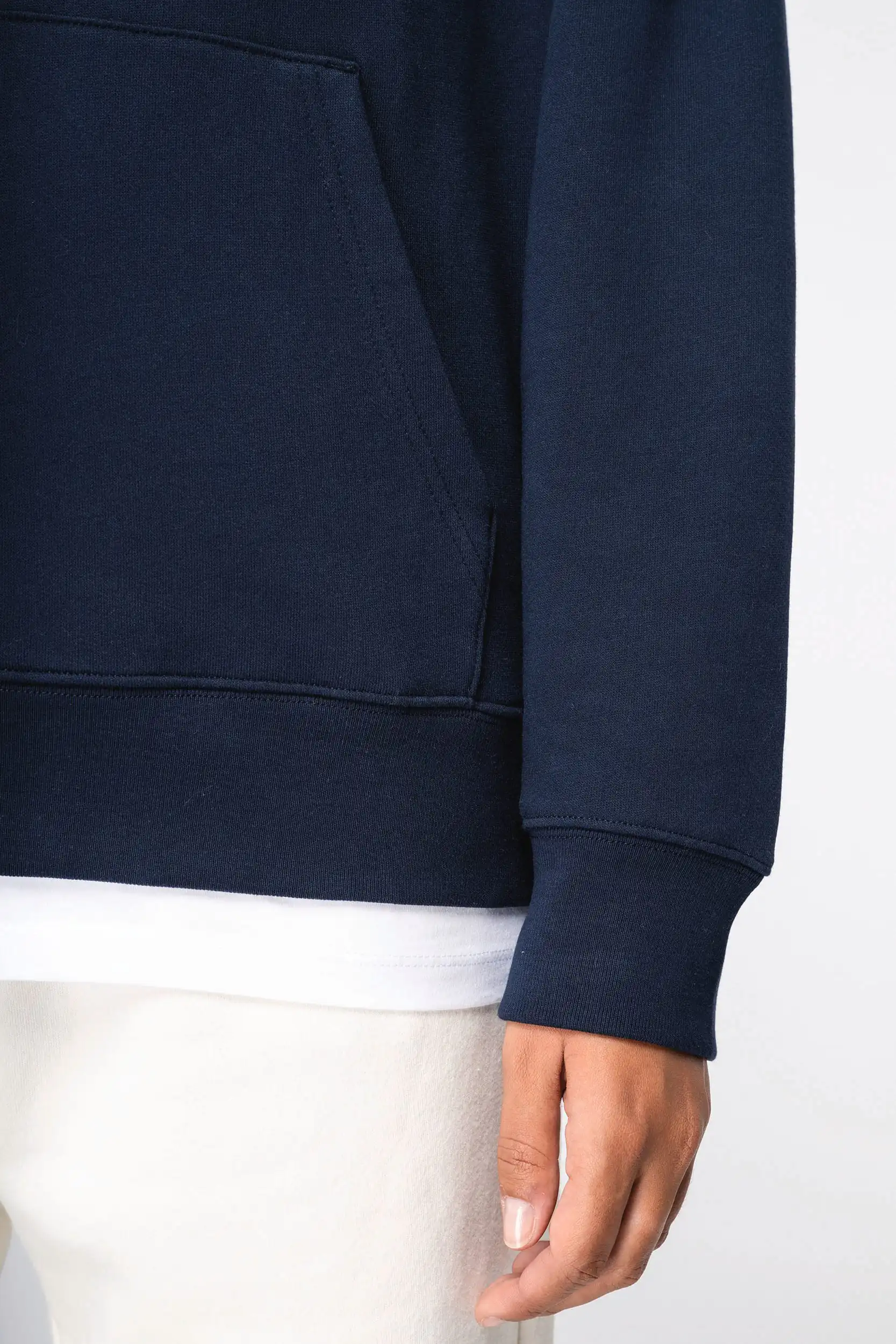 Ecologische uniseks sweater met capuchon en afhangende mouwen in geborsteld fleece - Afbeelding 5