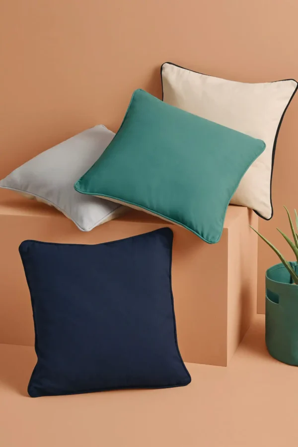 Kussenhoes met een omzoomde rand