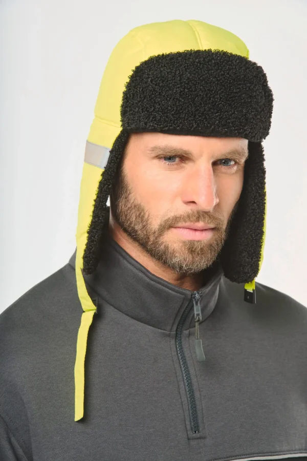 Gewatteerde pet met oorkleppen