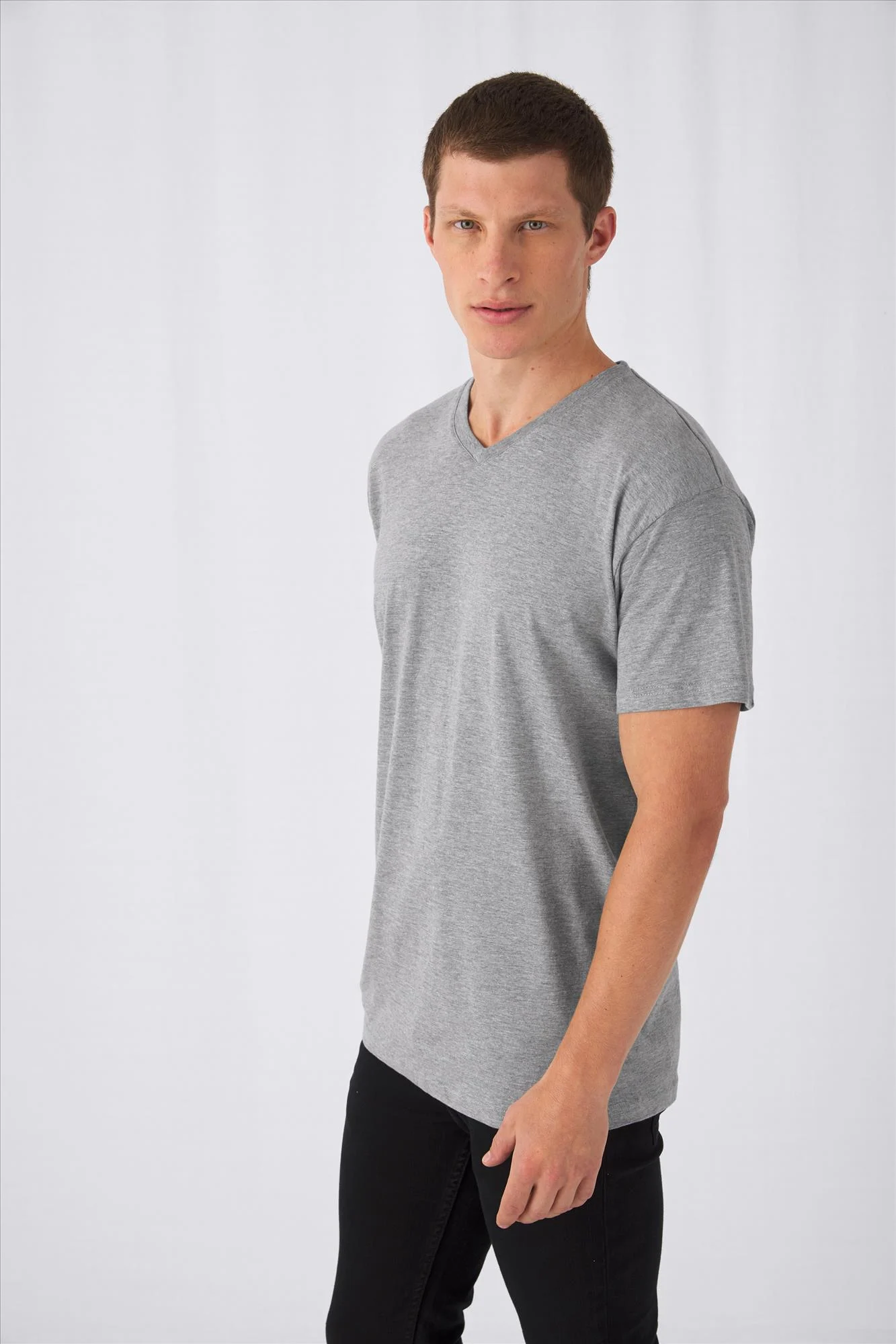 B&C Exact V-Neck