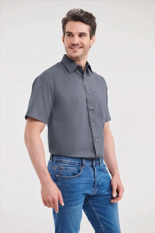 Russell Men Shortsleeve Clas. Polycot. Poplin Shirt