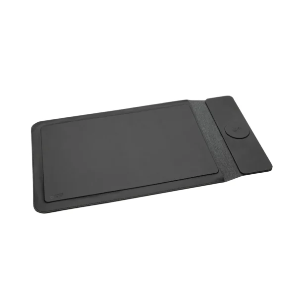 Swiss Peak 14-15,6 inch laptopsleeve met 15W magn. opladen zwart