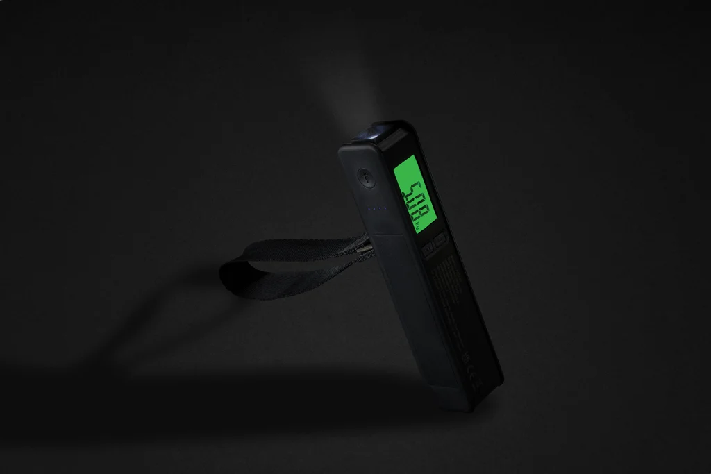 Swiss Peak 5-in-1 bagageweegschaal, powerbank en zaklamp