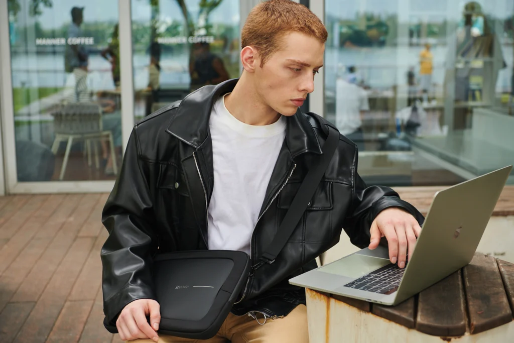 XD Design 16" Laptoptas