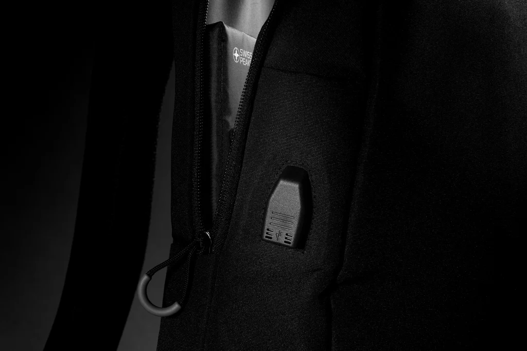 Swiss Peak AWARE™ RFID and USB A laptop rugzak